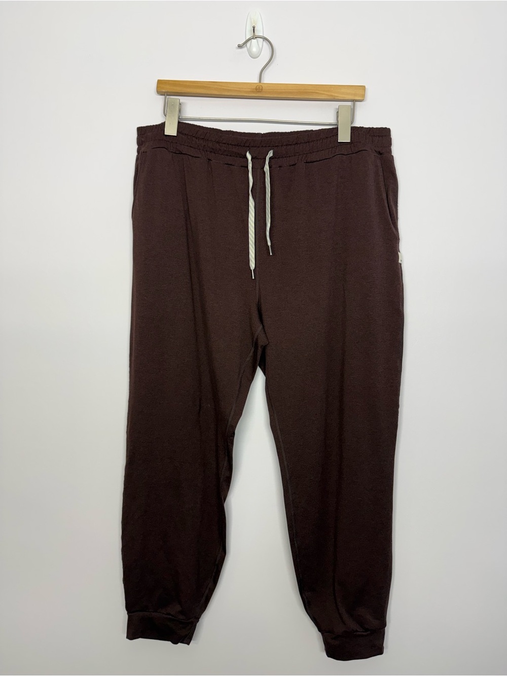 101: Vuori Performance Jogger Brown Heather Size XXL? 18” waist 26” inseam